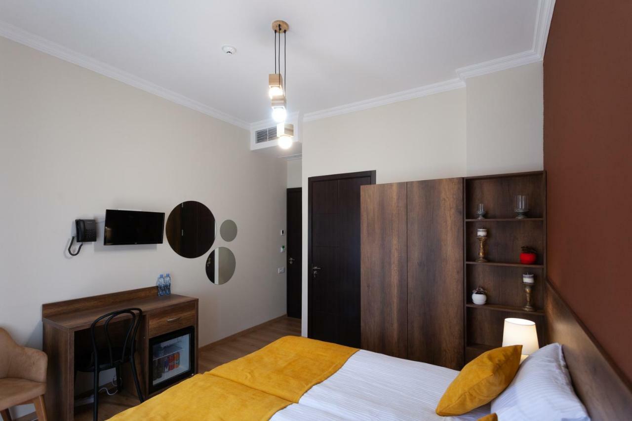 Hotel Avenue 106 Tbilisi Exterior photo