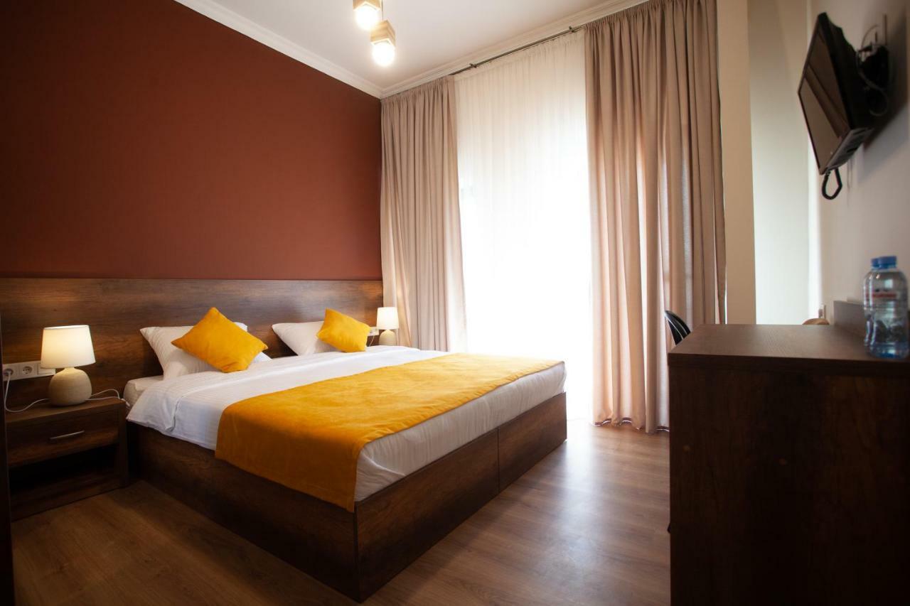 Hotel Avenue 106 Tbilisi Exterior photo