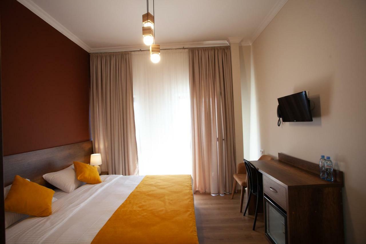 Hotel Avenue 106 Tbilisi Exterior photo